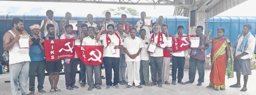 The unity of workers and farmers must be strengthened.