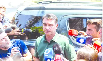 Bolsonaro heads to America, fearing arrest