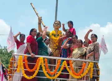 An Inspiring Journey of Heroic Women Connecting with History