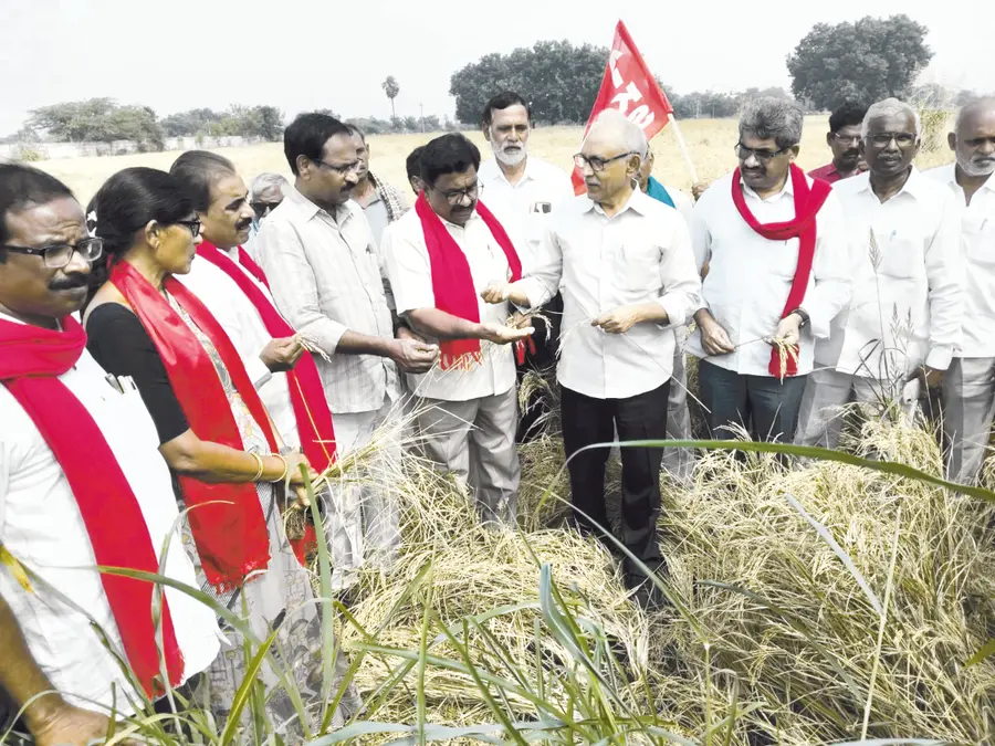 ministers should visit the field level.