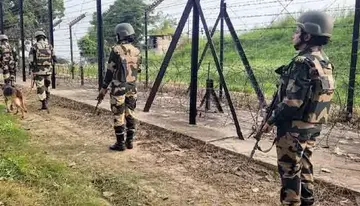 Firing on India-Pakistan border.. Two infiltrators killed