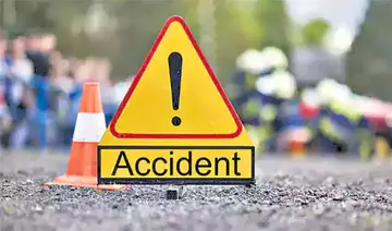 Road accident in Karnataka.. Two Telangana residents die