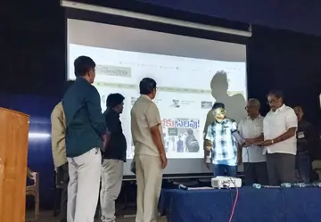 Tammineni Veerabhadram launches new website for Navatelangana