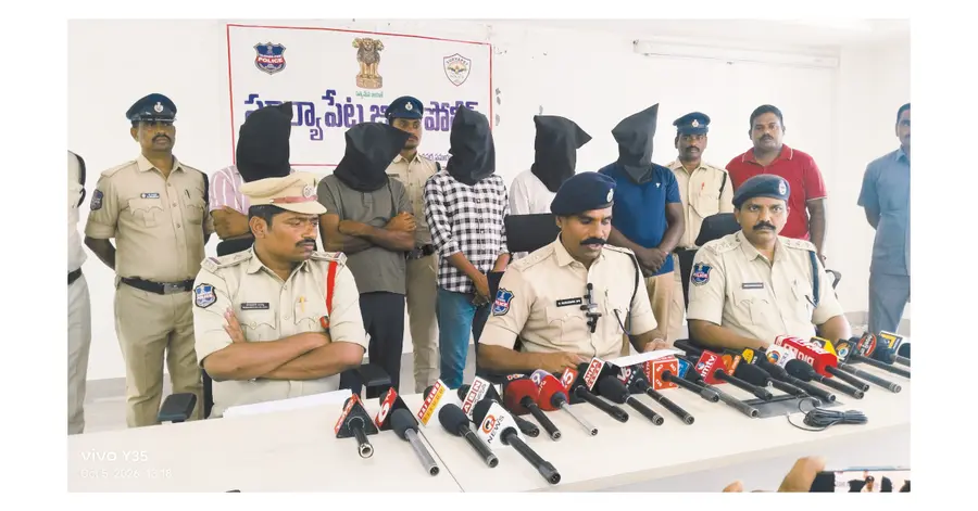 Inter-district gang of thieves arrested