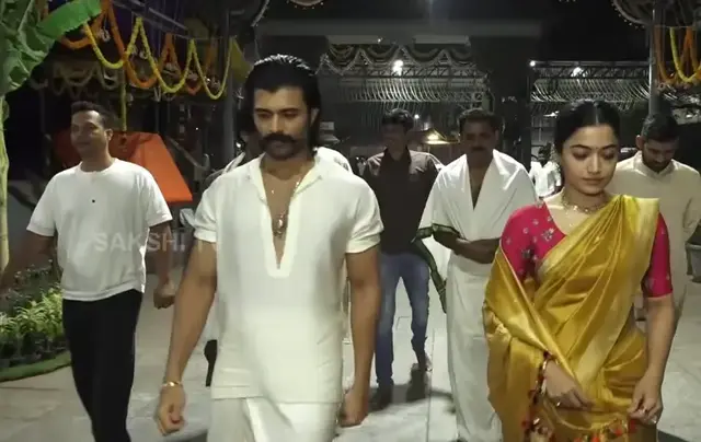 Vijay-Rashmika visit Lord Shiva
