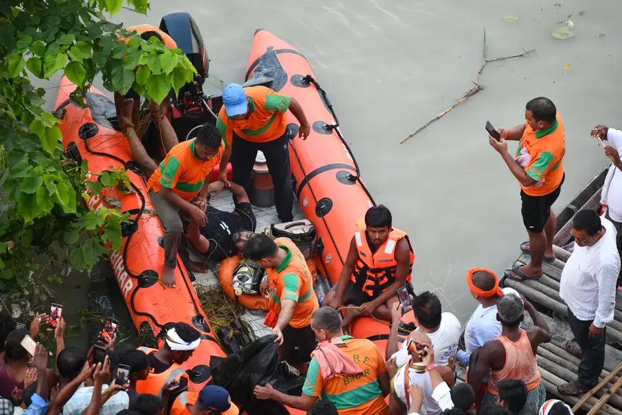 Boat capsizes in Bihar river