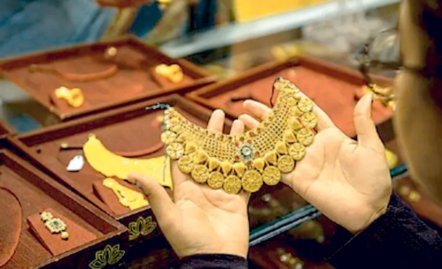 Gold price drops by Rs. 2,600.