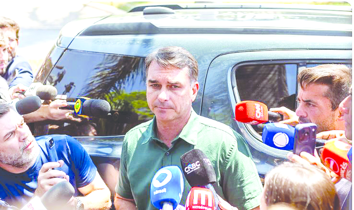 Bolsonaro heads to America, fearing arrest