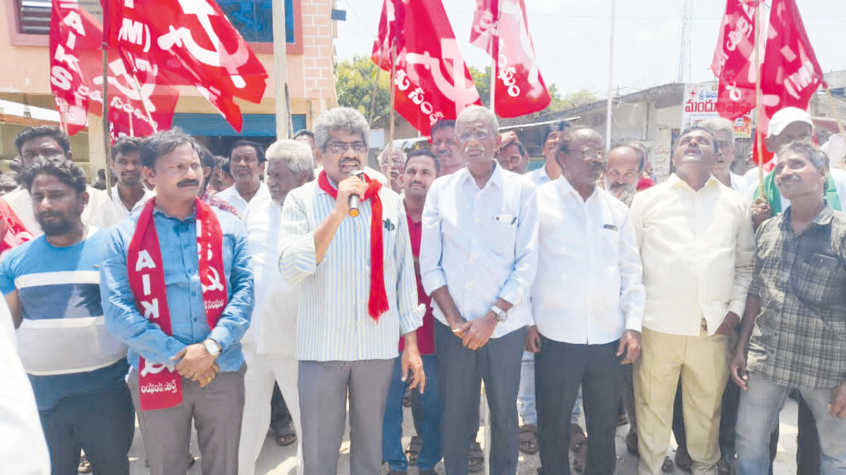 కేంద్ర, రాష్ట్ర ప్రభుత్వాలు రైతాంగ సమస్యను తక్షణమే