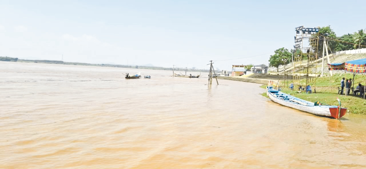The surging Godavari