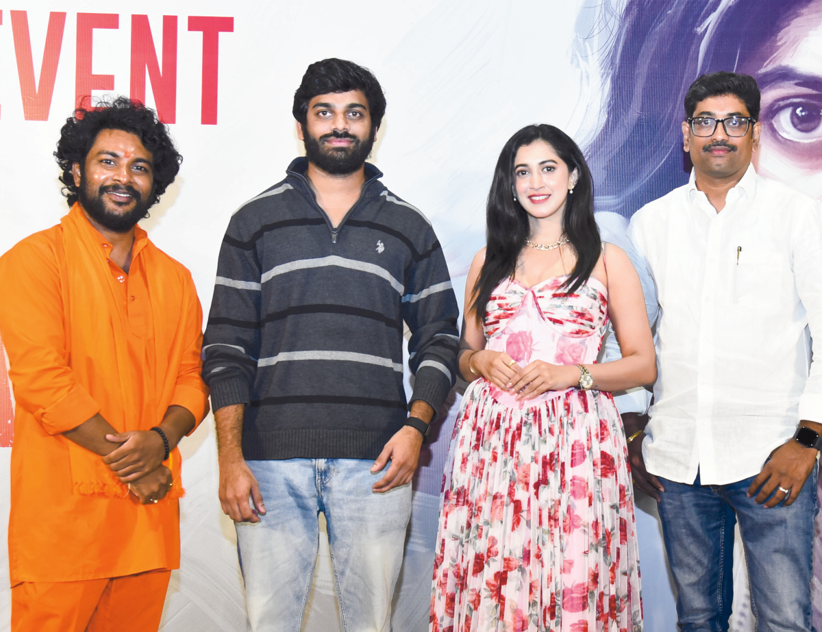 పాయల్ చెంగప్ప ప్రధాన పాత్రలో నటిస్తున్న సినిమా ‘మయూఖ’. ప్రశ్విత ఎంటర్‌టైన్‌మెంట్ బ్యానర్ పై శ్రీ తేజ్ ఎస్.కె. దర్శకత్వంలో శశిధర్ న