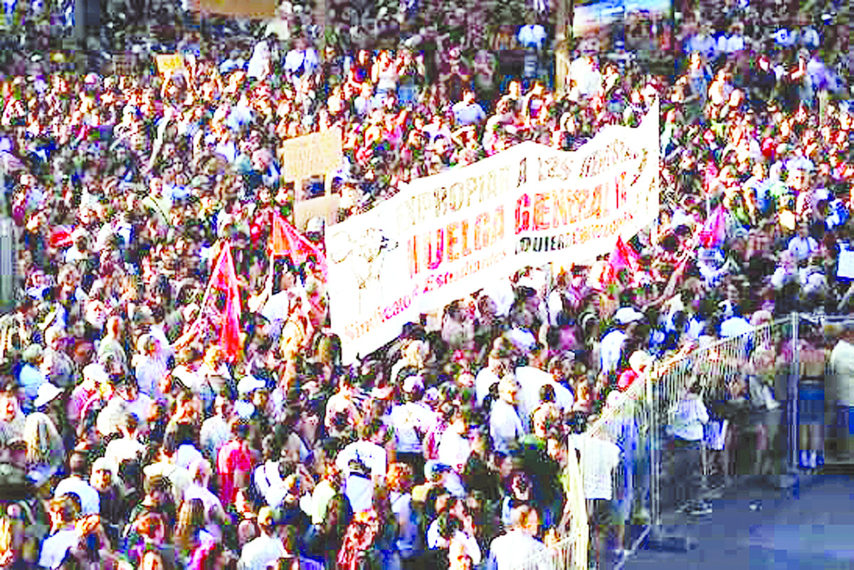 Massive demonstration in Madrid to save public education