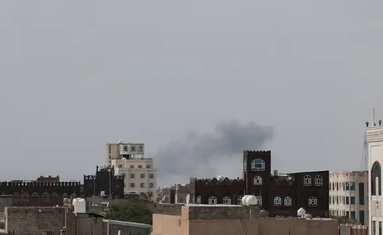 Houthi missile attack on Yemen's presidential palace